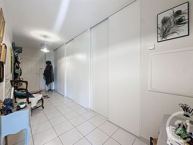 Afficher la photo en grand Appartement F3 à vendre - 3 pièces - 76,10 m2 - Ste Savine - 10 - CHAMPAGNE-ARDENNE