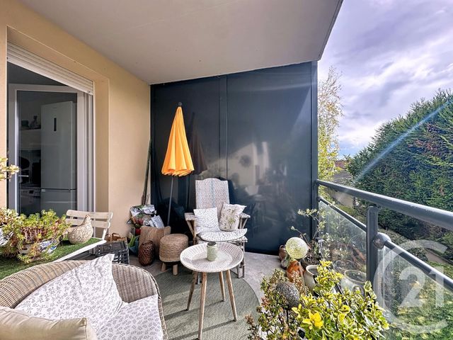 Afficher la photo en grand Appartement F3 à vendre - 3 pièces - 76,10 m2 - Ste Savine - 10 - CHAMPAGNE-ARDENNE