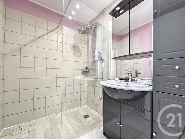 Afficher la photo en grand Appartement F3 à vendre - 3 pièces - 60 m2 - Troyes - 10 - CHAMPAGNE-ARDENNE