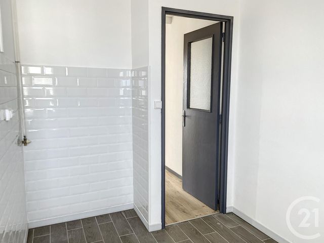 Afficher la photo en grand Appartement F3 à louer - 3 pièces - 68,31 m2 - Troyes - 10 - CHAMPAGNE-ARDENNE