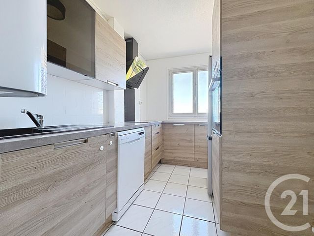 Appartement &agrave; vendre - 3 pi&egrave;ces - 62 m2 - La Chapelle St Luc - 10 - CHAMPAGNE-ARDENNE