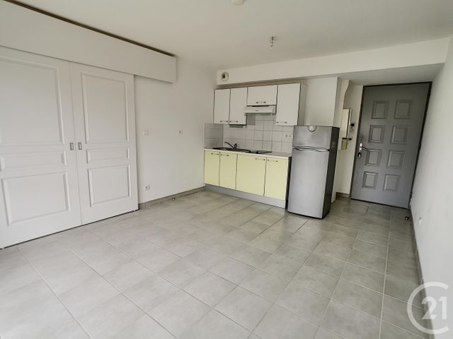 Appartement T2 &agrave; louer - 2 pi&egrave;ces - 34 m2 - St Julien Les Villas - 10 - CHAMPAGNE-ARDENNE