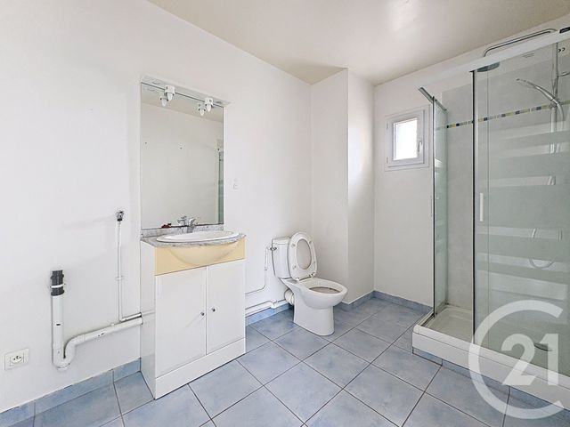 Appartement T2 &agrave; louer - 2 pi&egrave;ces - 34 m2 - St Julien Les Villas - 10 - CHAMPAGNE-ARDENNE