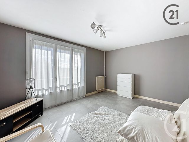 Afficher la photo en grand Appartement F1 à vendre - 1 pièce - 33,50 m2 - Ste Savine - 10 - CHAMPAGNE-ARDENNE