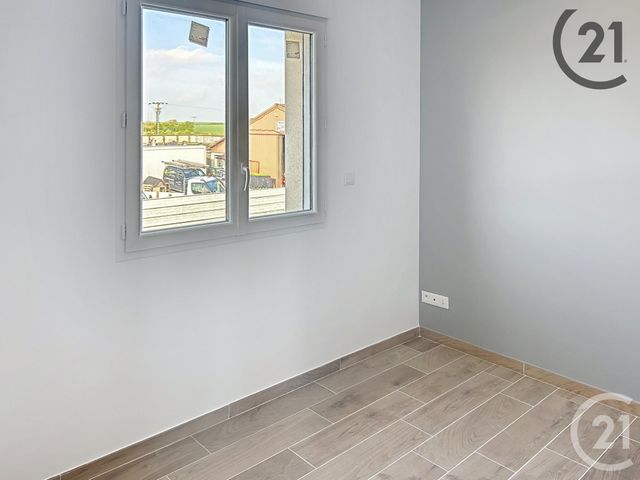 Afficher la photo en grand Appartement F4 à louer - 4 pièces - 84,05 m2 - St Lye - 10 - CHAMPAGNE-ARDENNE