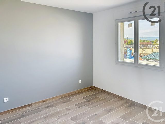Afficher la photo en grand Appartement F4 à louer - 4 pièces - 84,05 m2 - St Lye - 10 - CHAMPAGNE-ARDENNE