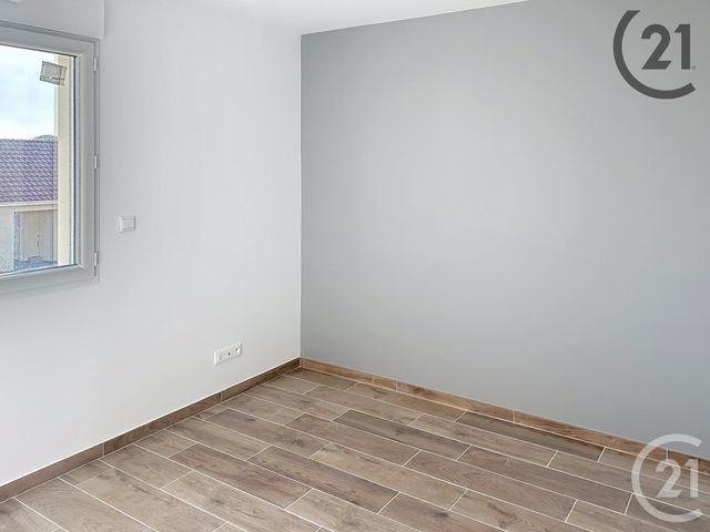 Afficher la photo en grand Appartement F4 à louer - 4 pièces - 84,05 m2 - St Lye - 10 - CHAMPAGNE-ARDENNE