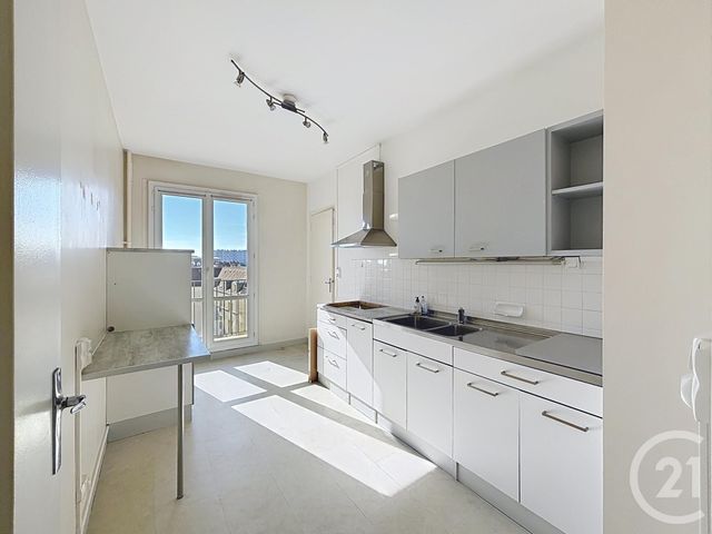 Afficher la photo en grand Appartement F3 à louer - 3 pièces - 78 m2 - Troyes - 10 - CHAMPAGNE-ARDENNE