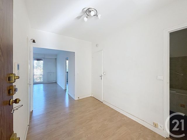 Afficher la photo en grand Appartement F3 à louer - 3 pièces - 78 m2 - Troyes - 10 - CHAMPAGNE-ARDENNE