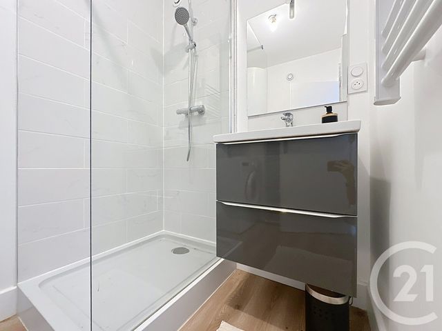 Appartement F4 à vendre - 5 pièces - 75,04 m2 - St Andre Les Vergers - 10 - CHAMPAGNE-ARDENNE