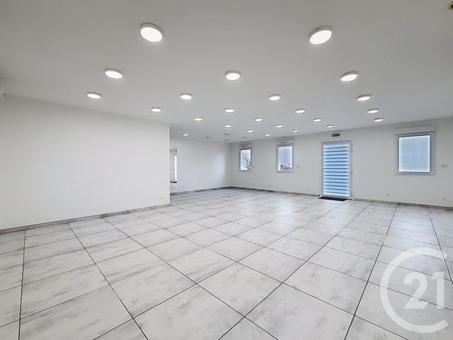 Appartement Local &agrave; louer - 3 pi&egrave;ces - 99 m2 - La Chapelle St Luc - 10 - CHAMPAGNE-ARDENNE