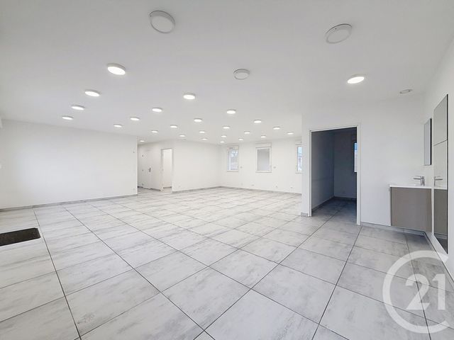 Appartement Local &agrave; louer - 3 pi&egrave;ces - 99 m2 - La Chapelle St Luc - 10 - CHAMPAGNE-ARDENNE