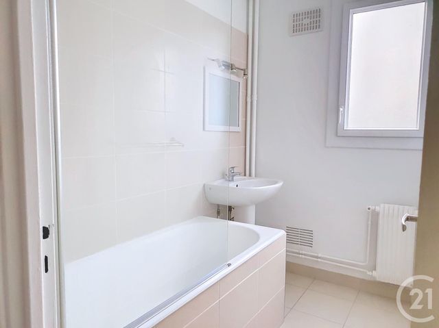 Appartement T4 &agrave; louer - 4 pi&egrave;ces - 73 m2 - St Andre Les Vergers - 10 - CHAMPAGNE-ARDENNE