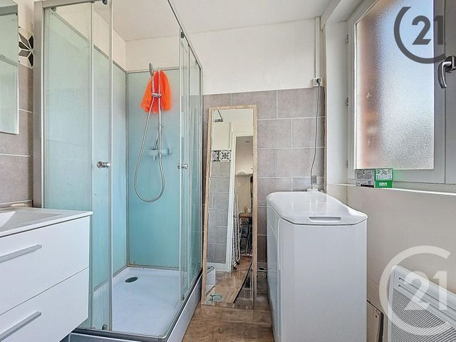 Appartement &agrave; louer - 2 pi&egrave;ces - 18 m2 - Troyes - 10 - CHAMPAGNE-ARDENNE