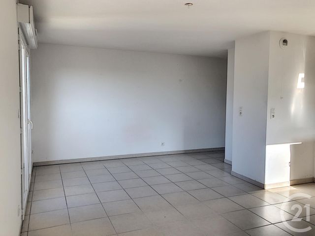 Appartement F3 &agrave; louer - 3 pi&egrave;ces - 65,10 m2 - Ste Savine - 10 - CHAMPAGNE-ARDENNE