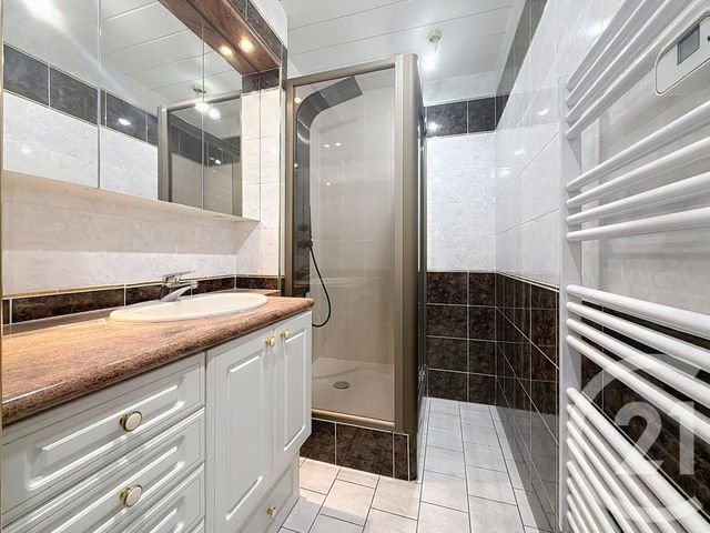 Appartement F4 &agrave; vendre - 4 pi&egrave;ces - 79 m2 - St Andre Les Vergers - 10 - CHAMPAGNE-ARDENNE