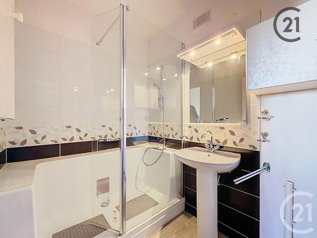 Appartement T2 &agrave; louer - 2 pi&egrave;ces - 61,70 m2 - Troyes - 10 - CHAMPAGNE-ARDENNE