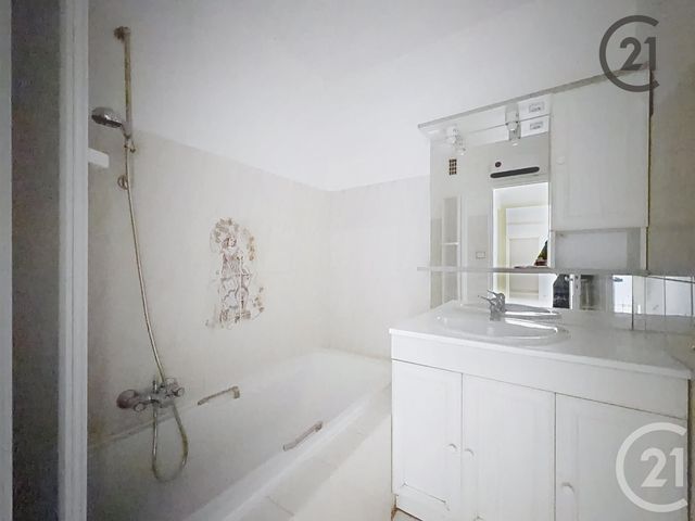 Appartement T3 &agrave; louer - 3 pi&egrave;ces - 66,32 m2 - Troyes - 10 - CHAMPAGNE-ARDENNE