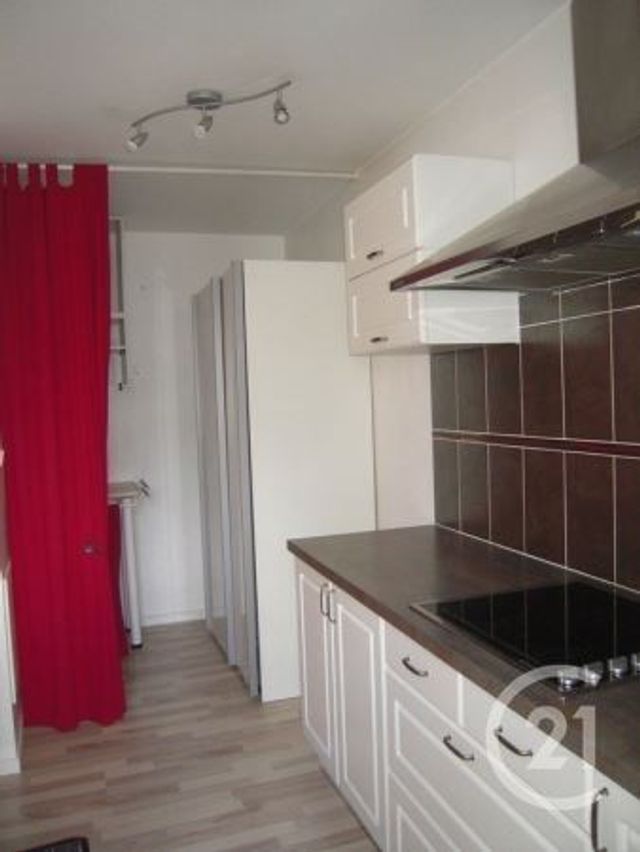 Appartement F3 &agrave; louer - 3 pi&egrave;ces - 62,30 m2 - Ste Savine - 10 - CHAMPAGNE-ARDENNE