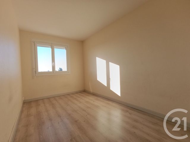 Appartement &agrave; louer - 4 pi&egrave;ces - 68 m2 - La Chapelle St Luc - 10 - CHAMPAGNE-ARDENNE