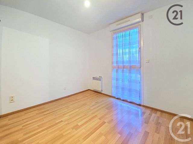 Appartement T3 &agrave; vendre - 3 pi&egrave;ces - 63 m2 - St Julien Les Villas - 10 - CHAMPAGNE-ARDENNE