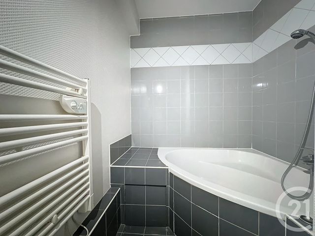 Appartement F5 &agrave; louer - 5 pi&egrave;ces - 90 m2 - Troyes - 10 - CHAMPAGNE-ARDENNE