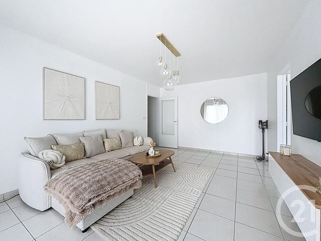 Appartement T2 &agrave; louer - 2 pi&egrave;ces - 52,49 m2 - La Chapelle St Luc - 10 - CHAMPAGNE-ARDENNE