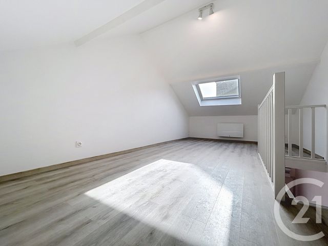 Appartement Duplex &agrave; louer - 2 pi&egrave;ces - 26,75 m2 - Troyes - 10 - CHAMPAGNE-ARDENNE