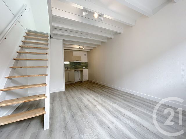 Appartement Duplex &agrave; louer - 2 pi&egrave;ces - 26,75 m2 - Troyes - 10 - CHAMPAGNE-ARDENNE