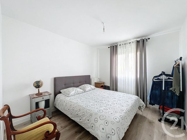 Appartement T4 &agrave; vendre - 4 pi&egrave;ces - 94,35 m2 - St Andre Les Vergers - 10 - CHAMPAGNE-ARDENNE