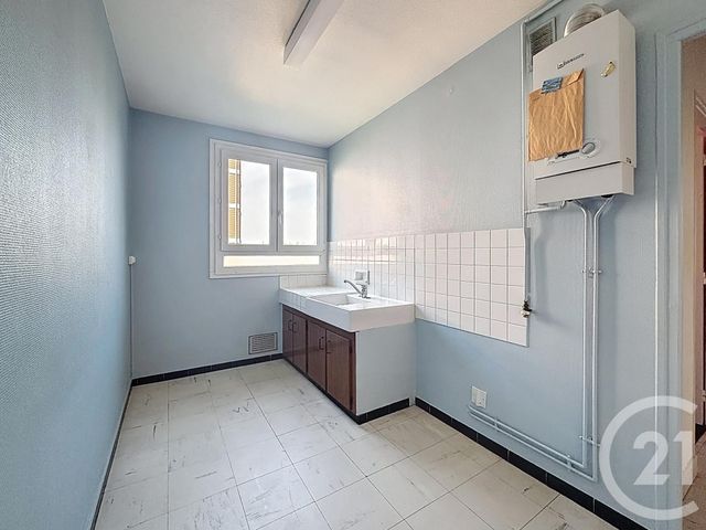 Appartement &agrave; vendre - 2 pi&egrave;ces - 44,70 m2 - St Julien Les Villas - 10 - CHAMPAGNE-ARDENNE
