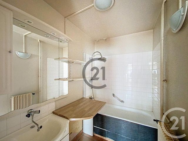 Appartement T3 &agrave; vendre - 3 pi&egrave;ces - 67,33 m2 - St Andre Les Vergers - 10 - CHAMPAGNE-ARDENNE