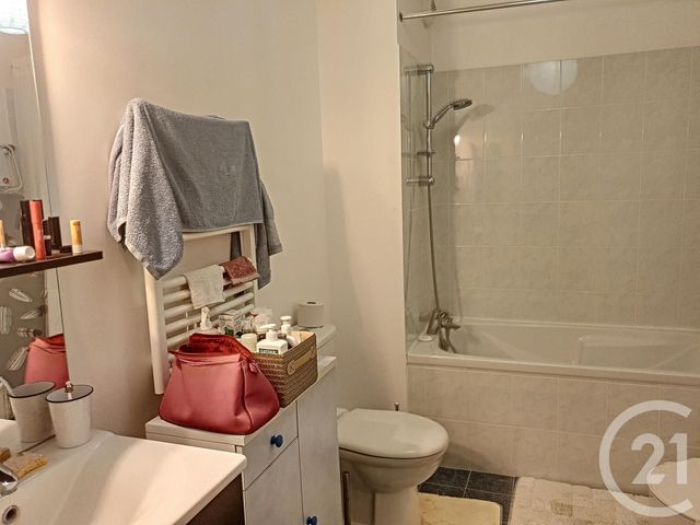 Appartement F2 &agrave; louer - 2 pi&egrave;ces - 42 m2 - St Julien Les Villas - 10 - CHAMPAGNE-ARDENNE