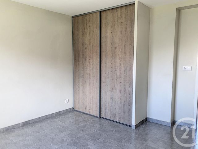 Appartement F2 &agrave; louer - 2 pi&egrave;ces - 40,87 m2 - Rosieres Pres Troyes - 10 - CHAMPAGNE-ARDENNE