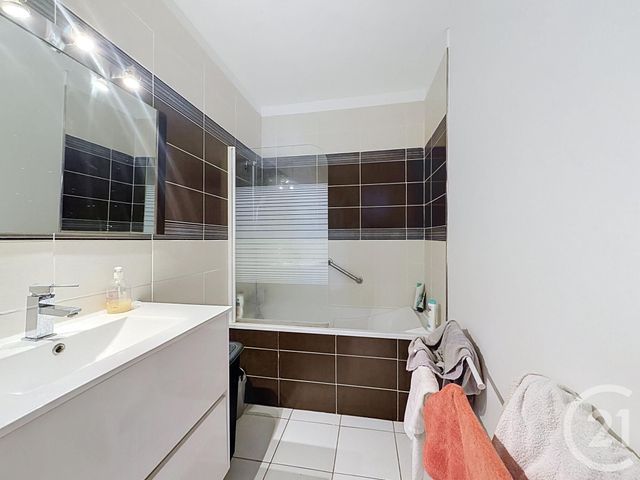 Appartement &agrave; vendre - 4 pi&egrave;ces - 77 m2 - St Andre Les Vergers - 10 - CHAMPAGNE-ARDENNE