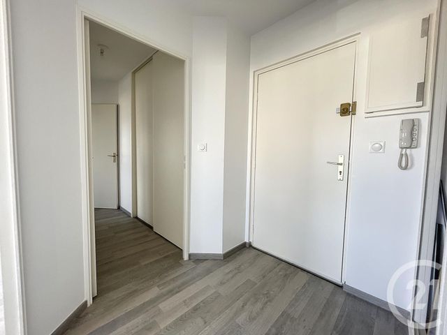 Appartement F2 &agrave; louer - 2 pi&egrave;ces - 49 m2 - St Andre Les Vergers - 10 - CHAMPAGNE-ARDENNE