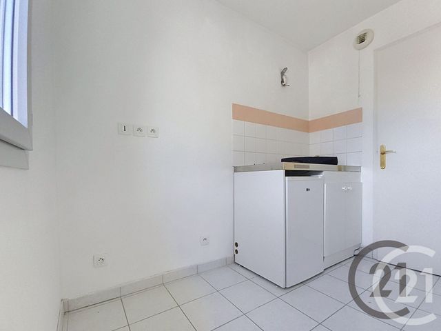 Appartement &agrave; louer - 2 pi&egrave;ces - 40 m2 - Troyes - 10 - CHAMPAGNE-ARDENNE