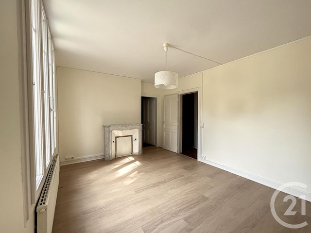 Appartement &agrave; louer - 3 pi&egrave;ces - 70,32 m2 - Troyes - 10 - CHAMPAGNE-ARDENNE