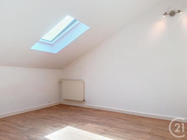 Appartement F3 &agrave; louer - 3 pi&egrave;ces - 56,80 m2 - La Chapelle St Luc - 10 - CHAMPAGNE-ARDENNE
