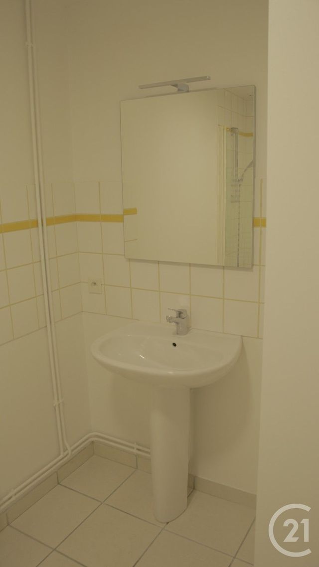 Appartement F3 bis &agrave; louer - 3 pi&egrave;ces - 75,90 m2 - Ste Savine - 10 - CHAMPAGNE-ARDENNE