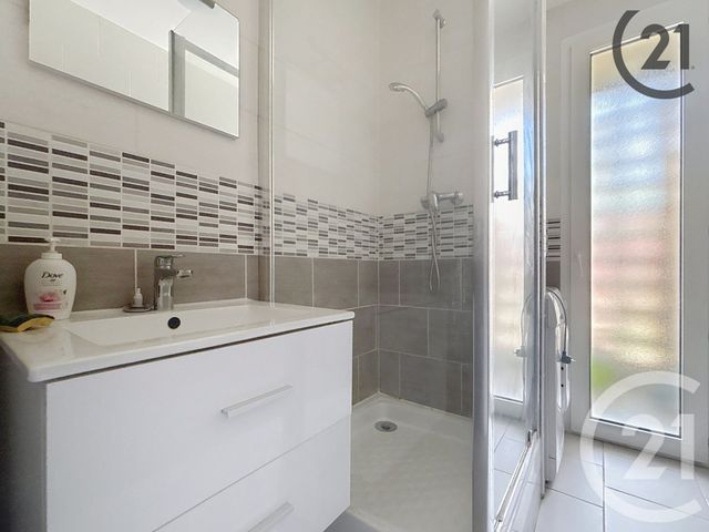 Appartement F2 &agrave; louer - 2 pi&egrave;ces - 44 m2 - 10 - CHAMPAGNE-ARDENNE