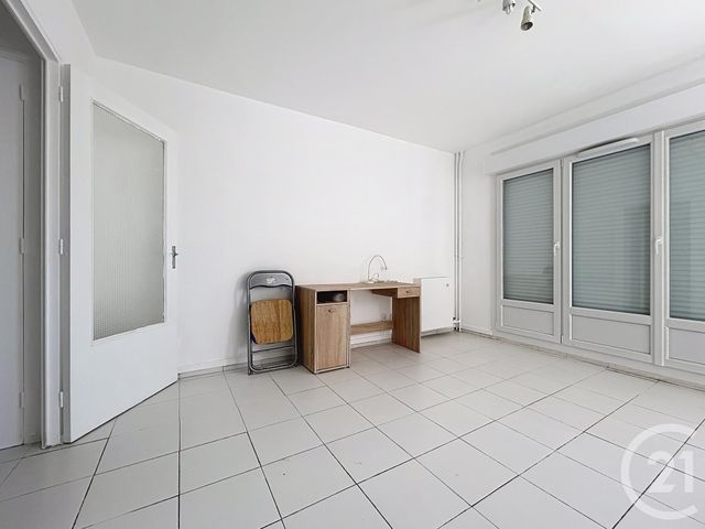 Appartement F1 &agrave; louer - 1 pi&egrave;ce - 26,76 m2 - St Julien Les Villas - 10 - CHAMPAGNE-ARDENNE