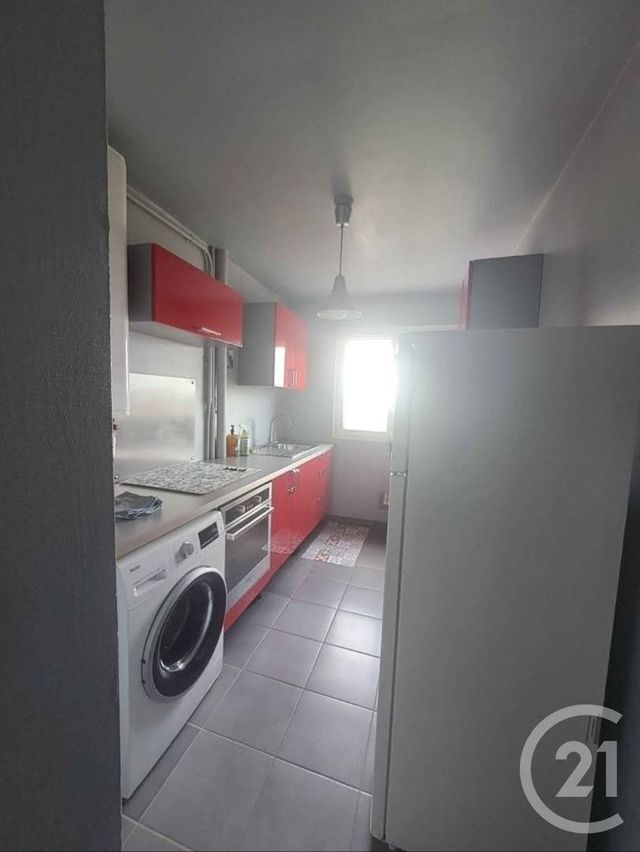Appartement F3 &agrave; louer - 3 pi&egrave;ces - 62,58 m2 - La Chapelle St Luc - 10 - CHAMPAGNE-ARDENNE