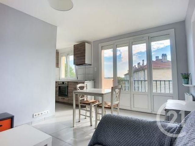 Appartement F2 &agrave; louer - 2 pi&egrave;ces - 42,30 m2 - Troyes - 10 - CHAMPAGNE-ARDENNE