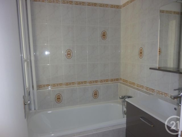 Appartement &agrave; louer - 3 pi&egrave;ces - 56,03 m2 - Troyes - 10 - CHAMPAGNE-ARDENNE