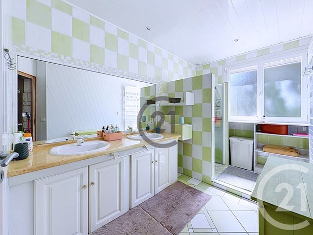 Maison &agrave; vendre - 6 pi&egrave;ces - 125 m2 - St Julien Les Villas - 10 - CHAMPAGNE-ARDENNE