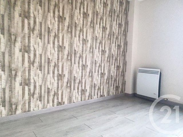 Appartement T3 &agrave; louer - 3 pi&egrave;ces - 49,05 m2 - St Julien Les Villas - 10 - CHAMPAGNE-ARDENNE