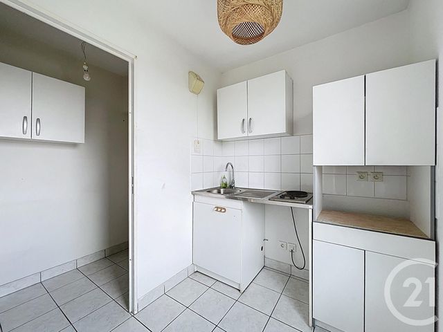 Afficher la photo en grand Appartement F3 à vendre - 2 pièces - 52 m2 - Sens - 89 - BOURGOGNE