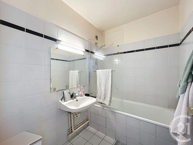 Afficher la photo en grand Appartement F3 à vendre - 3 pièces - 72,56 m2 - Sens - 89 - BOURGOGNE
