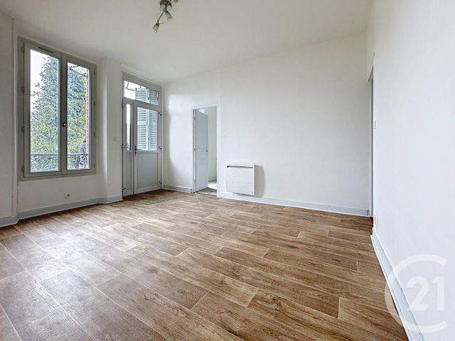 Appartement F3 à louer - 3 pièces - 70,20 m2 - Villeneuve Sur Yonne - 89 - BOURGOGNE